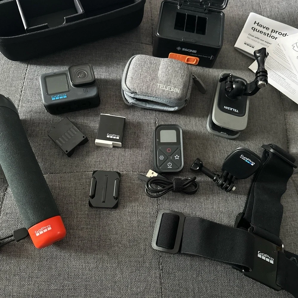 Go Pro 11 black camera with 12 piece accessories. - Picture 6 of 12